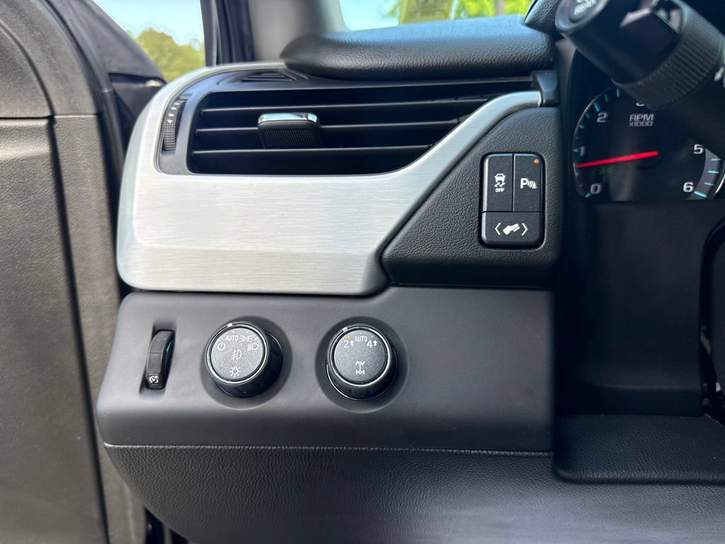 Used 2019 GMC Yukon SLE w/ SLE Value Package AWD/4WD image 16