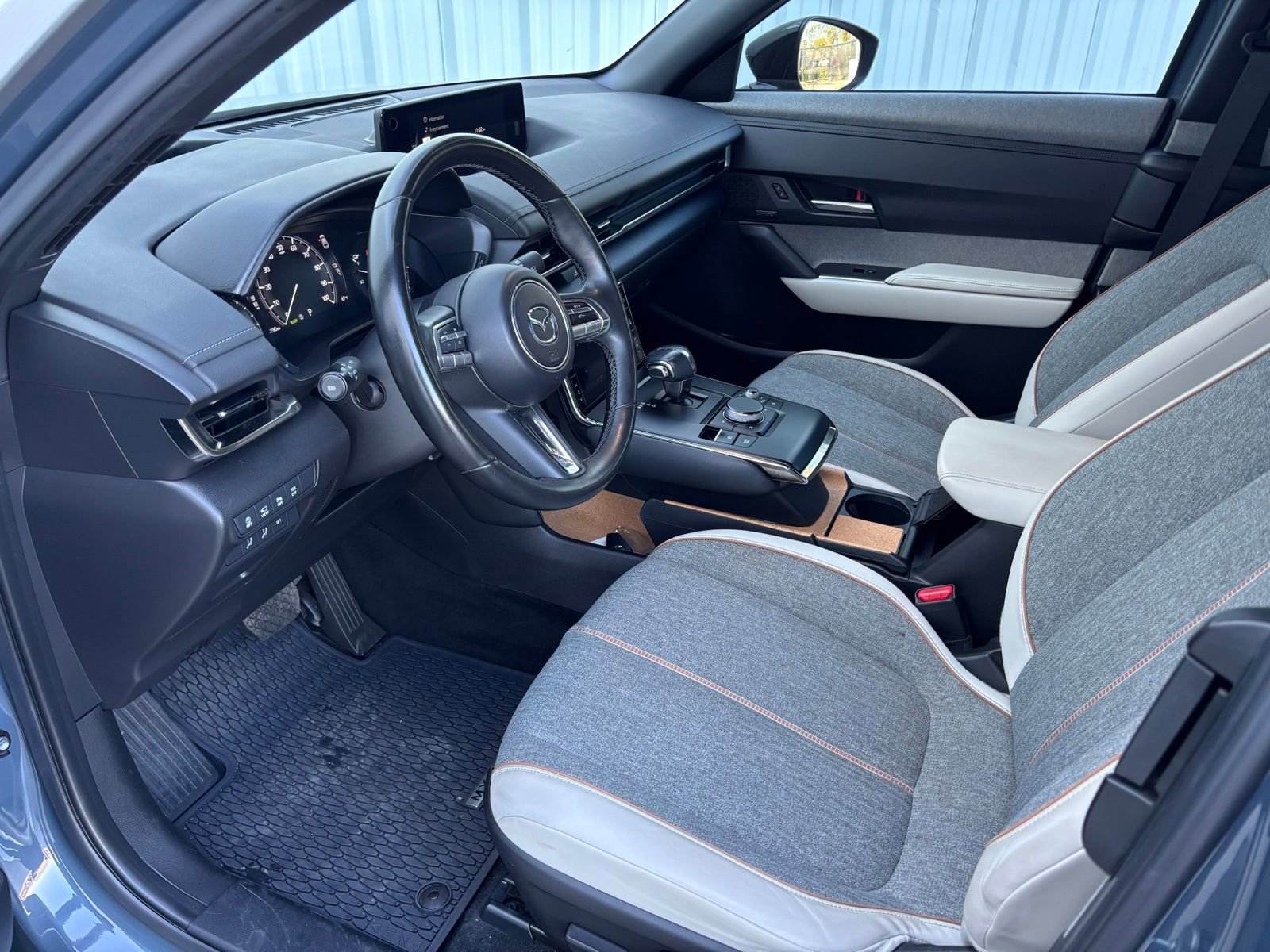 Used 2022 MAZDA MX-30 Electric w/ Premium Plus Pkg image 17