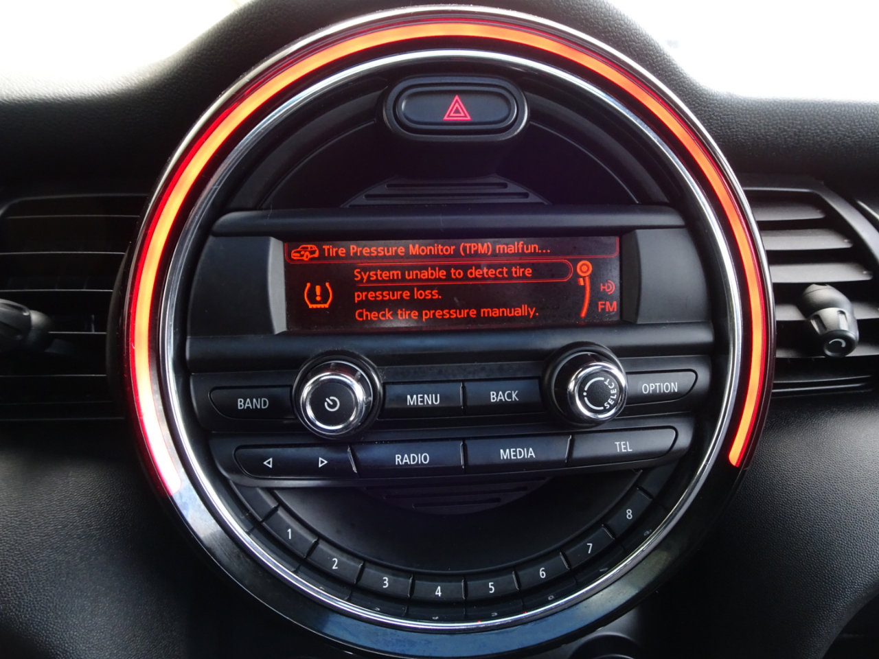 Used 2016 MINI Cooper 4-Door Hardtop image 21