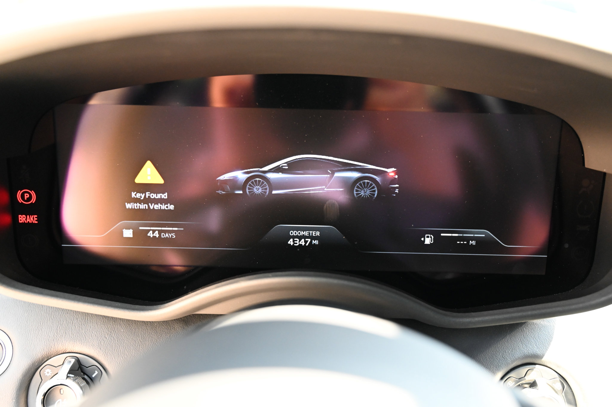 Used 2023 McLaren GT RWD image 27