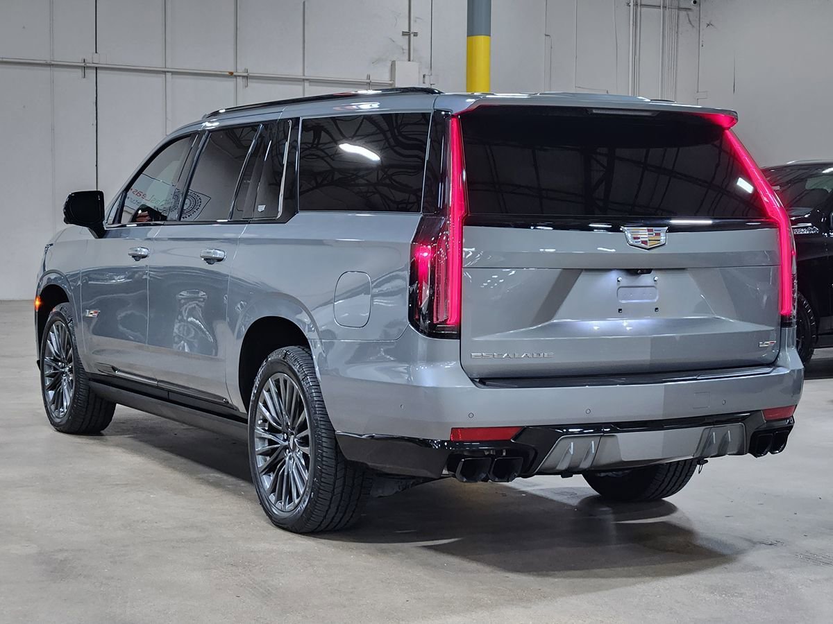 Used 2023 Cadillac Escalade ESV V image 11