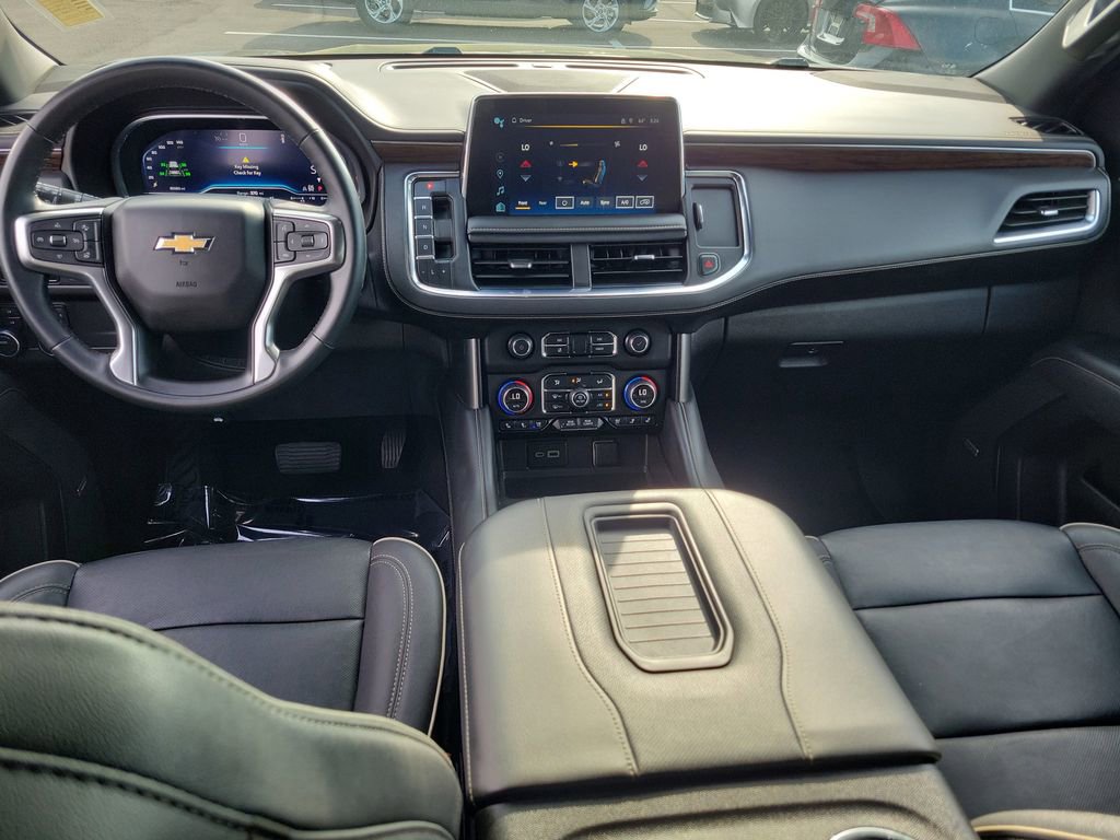 Used 2023 Chevrolet Suburban Premier image 22