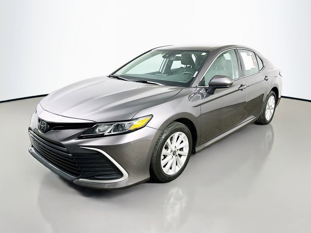 Used 2023 Toyota Camry LE FWD image 3