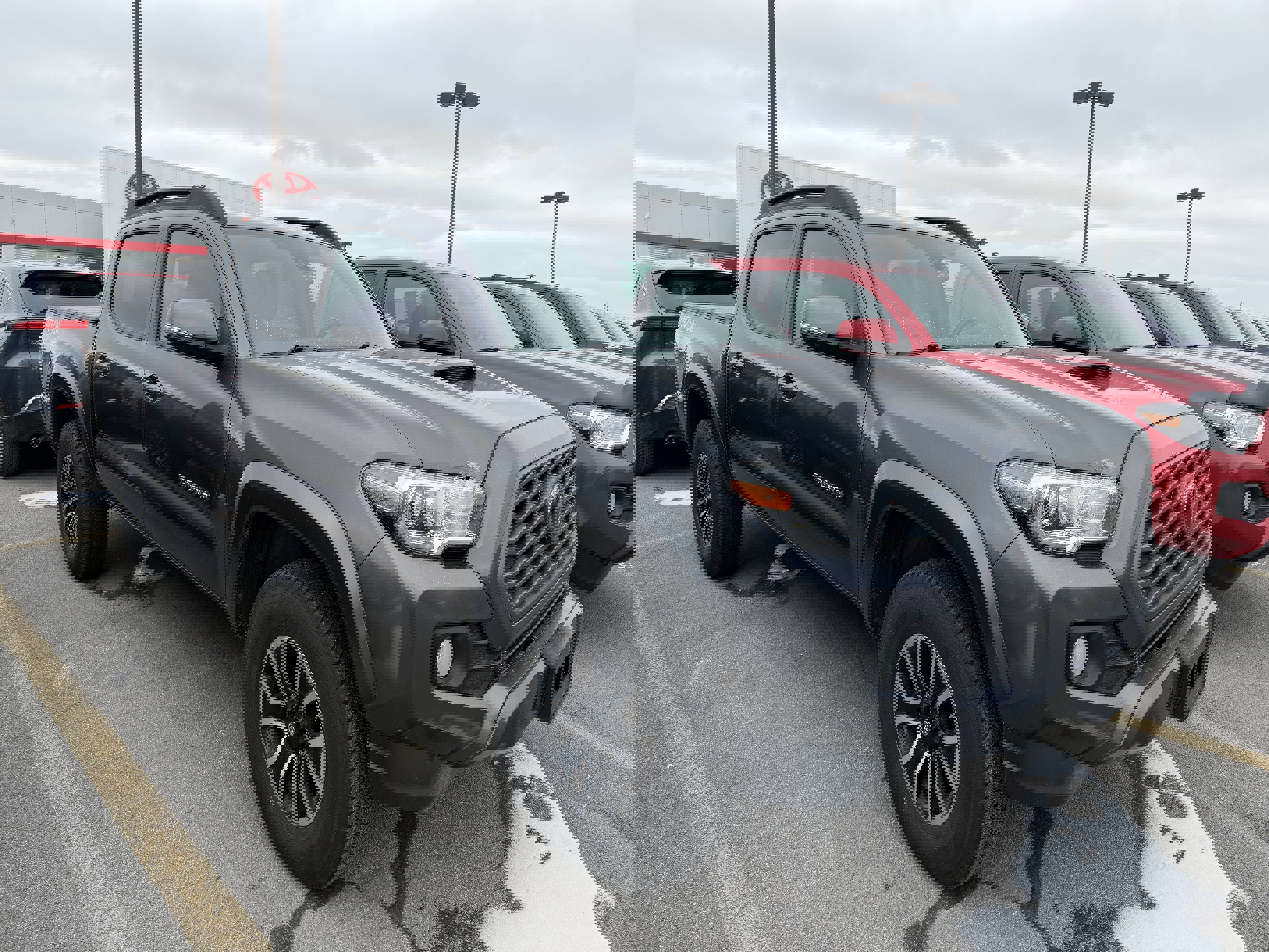 Used 2022 Toyota Tacoma TRD Sport w/ Technology Package image 2