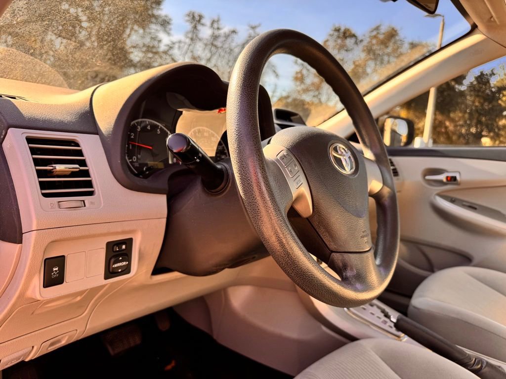 Used 2012 Toyota Corolla LE image 13