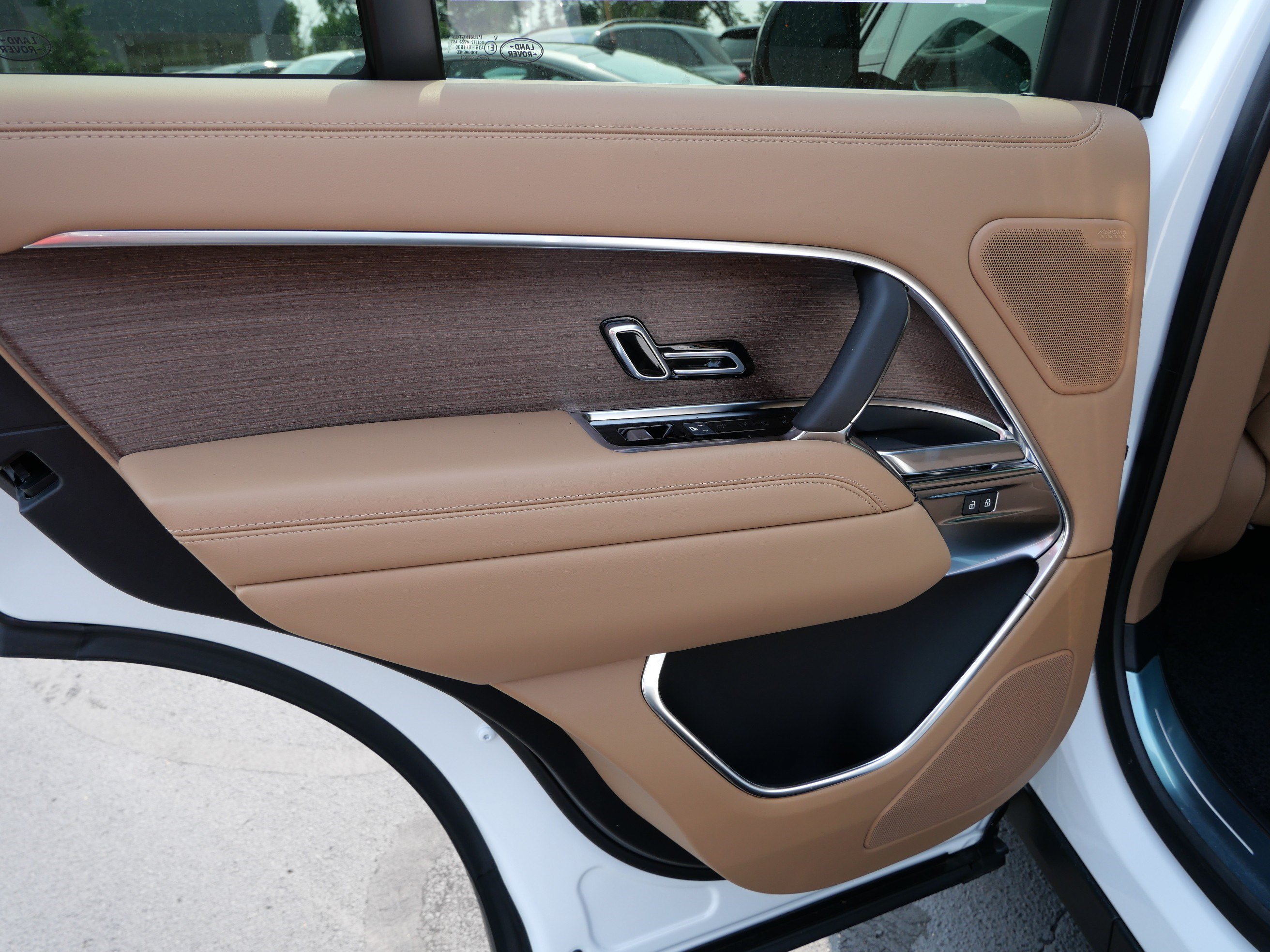 New 2026 Land Rover Range Rover SE AWD/4WD image 6