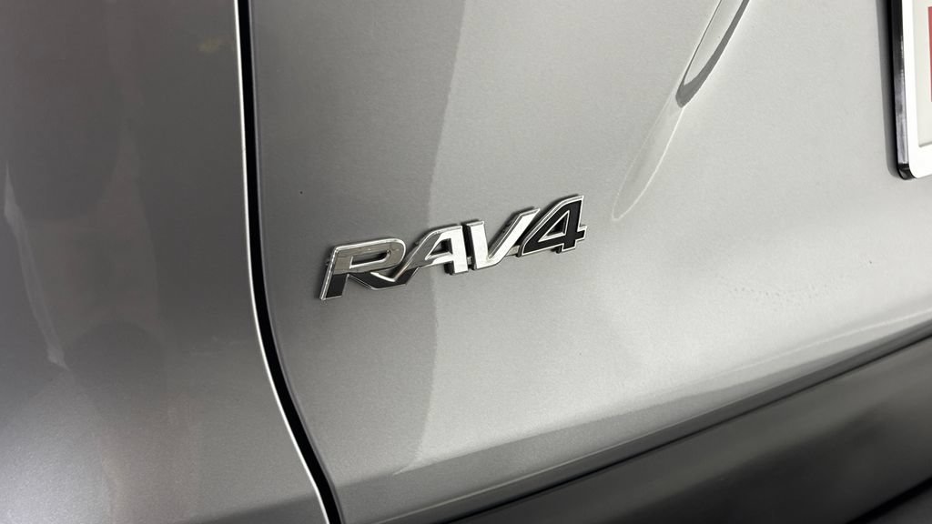 Used 2023 Toyota RAV4 LE FWD image 7