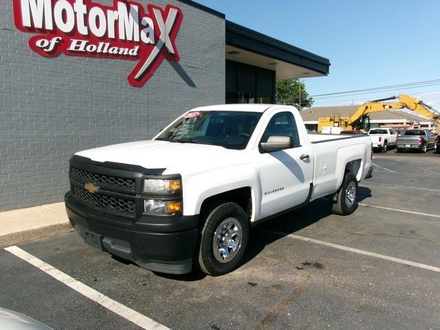 Used 2015 Chevrolet Silverado 1500 W/T RWD image 2