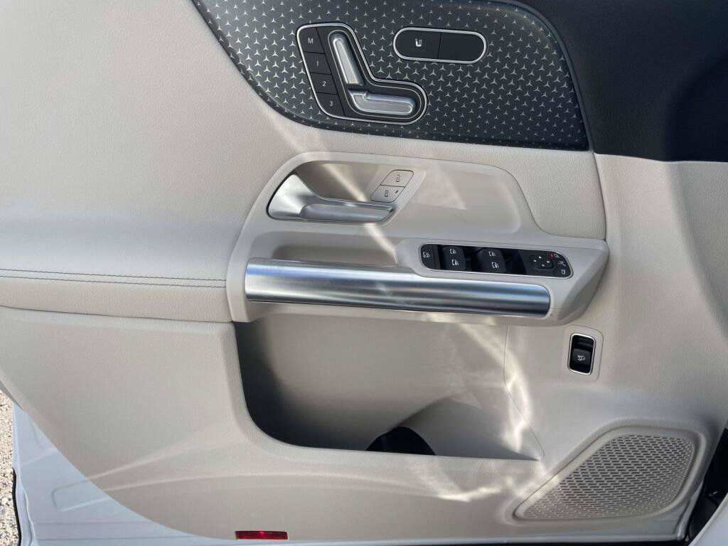 New 2026 Mercedes-Benz GLA 250 4MATIC image 26