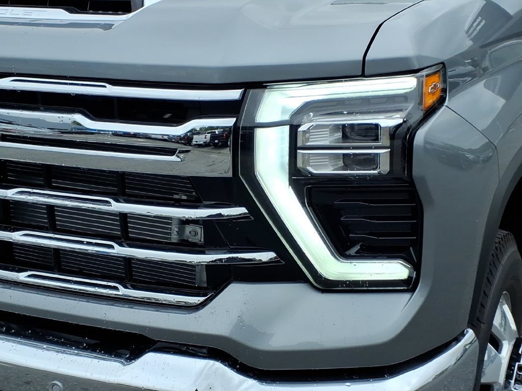 New 2026 Chevrolet Silverado 3500 LTZ w/ LTZ Plus Package AWD/4WD image 9