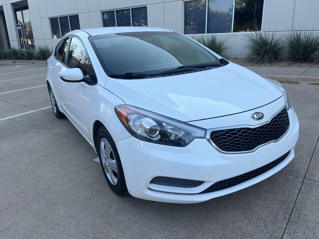 Used 2016 Kia Forte LX image 2