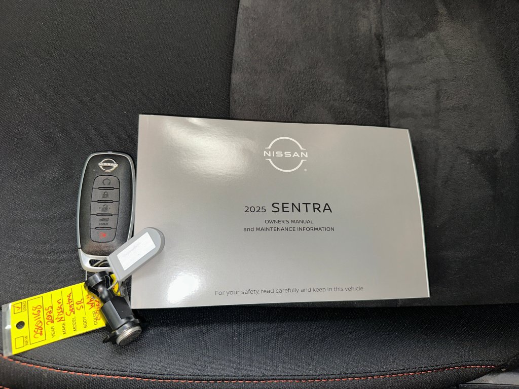 Used 2025 Nissan Sentra SR FWD image 4