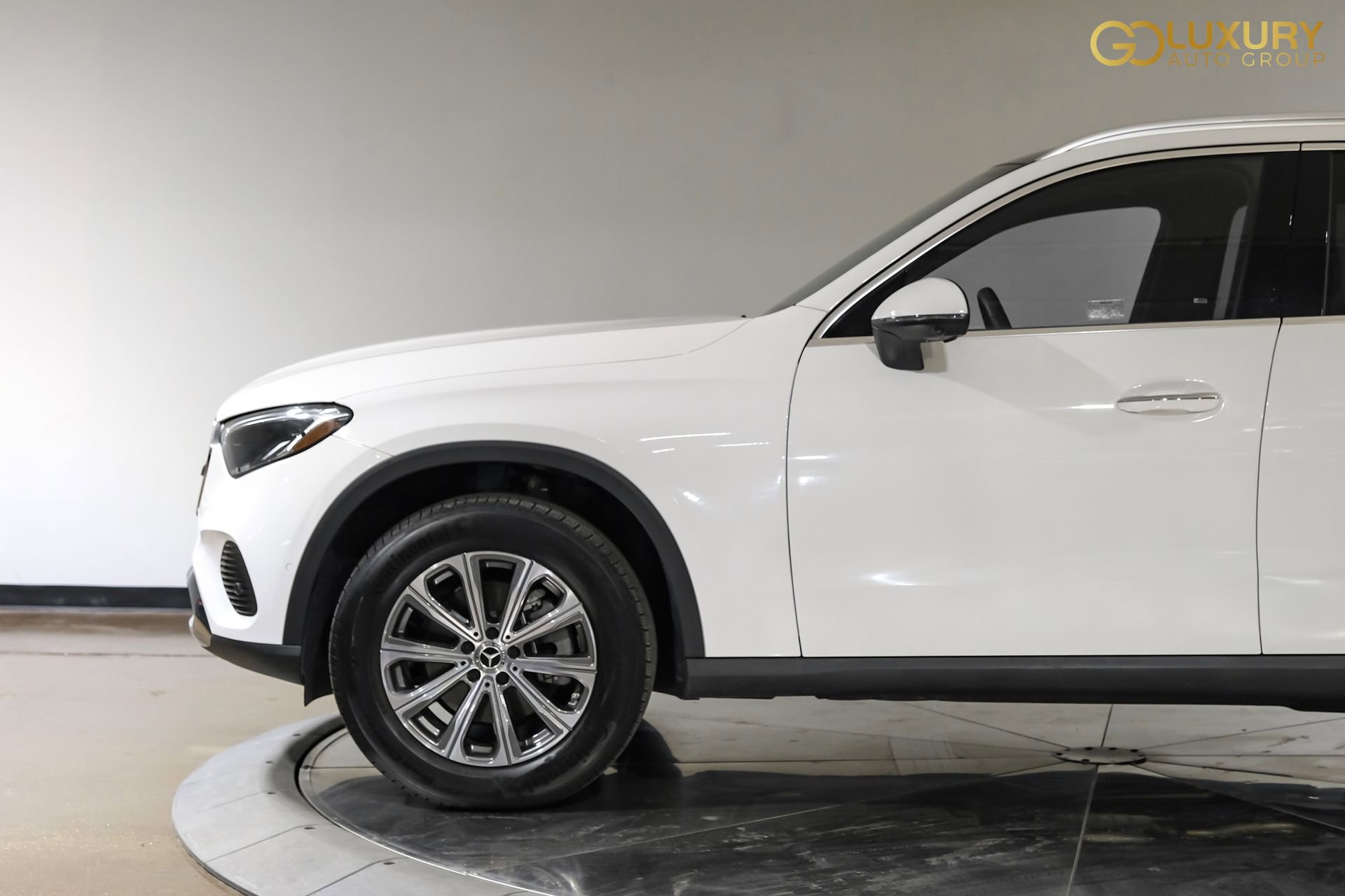 Used 2024 Mercedes-Benz GLC 300 image 12
