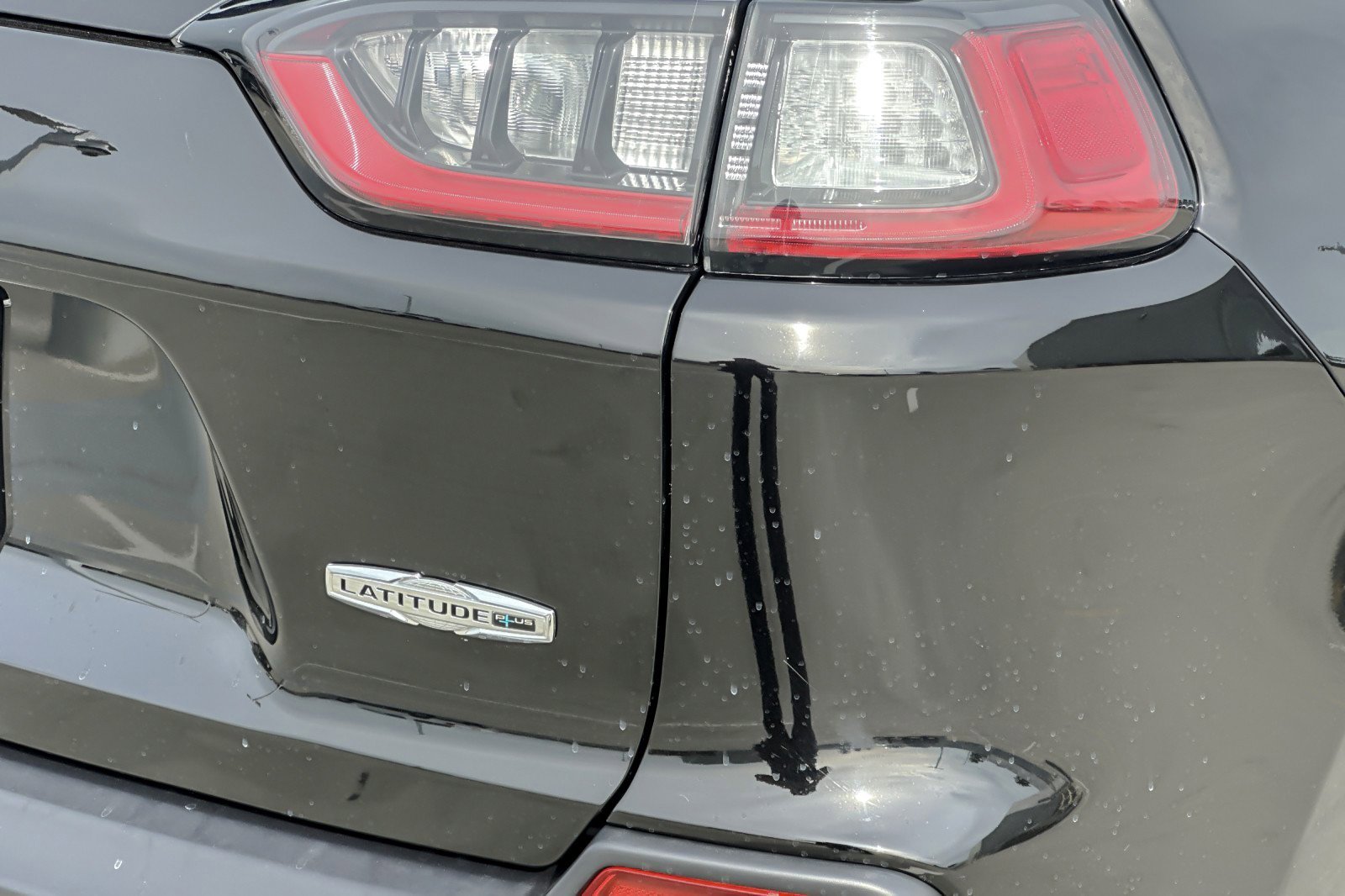 Used 2020 Jeep Cherokee Latitude Plus image 26