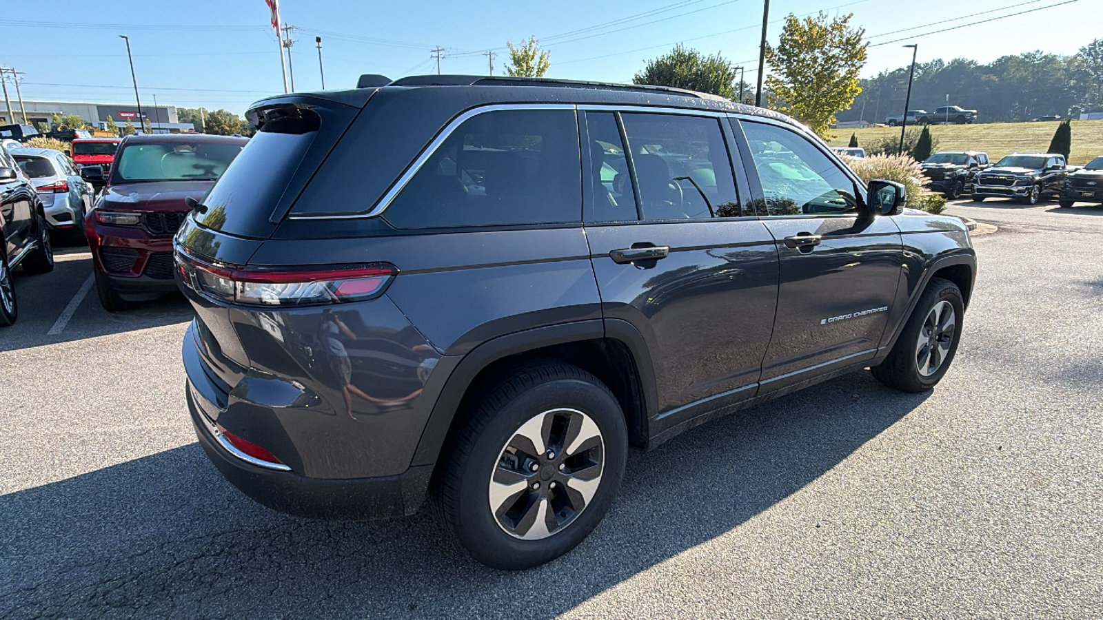 Used 2024 Jeep Grand Cherokee Limited 4xe AWD/4WD image 8