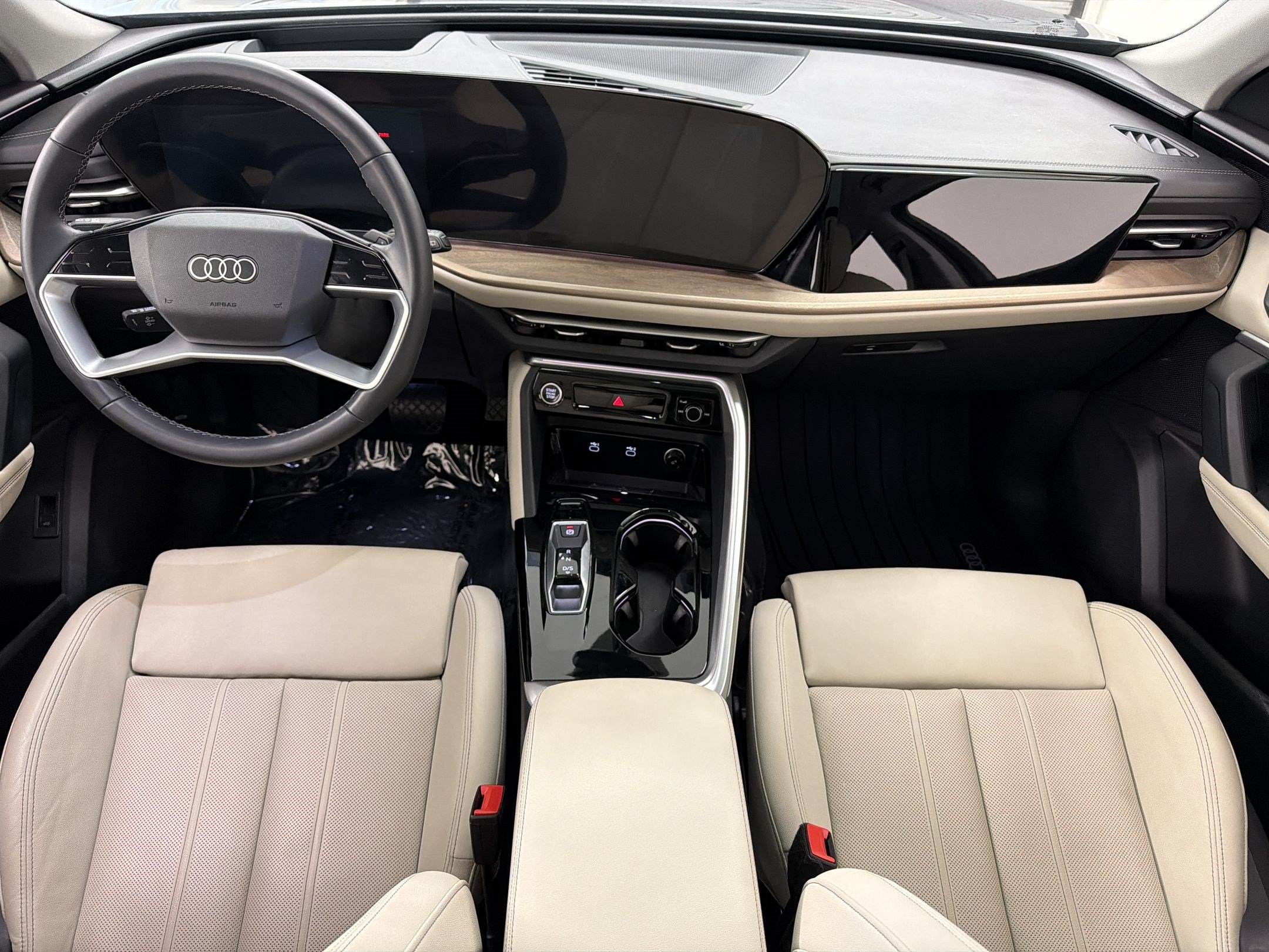 Used 2025 Audi Q5 Premium Plus w/ Premium Plus AWD/4WD image 15