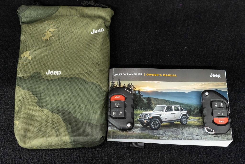 Used 2023 Jeep Wrangler Unlimited Rubicon 4xe w/ Cold Weather Group AWD/4WD image 46