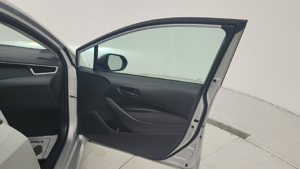 Used 2025 Toyota Corolla LE FWD image 24