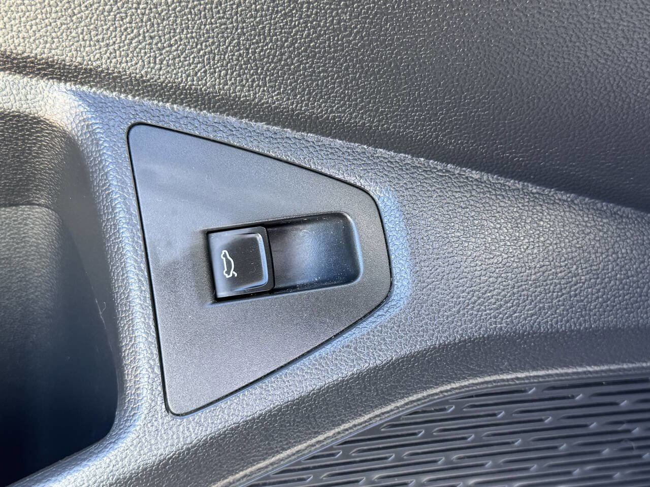 Used 2019 Volkswagen Jetta S w/ Driver Assistance Package image 21