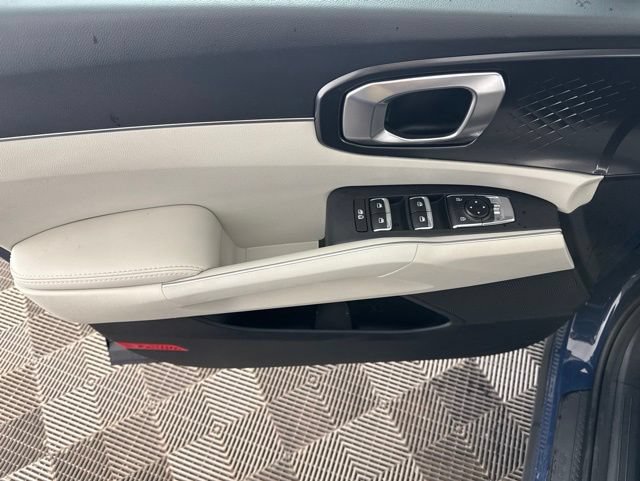 Certified 2025 Kia Sorento S w/ Panoramic Sunroof Package FWD image 20