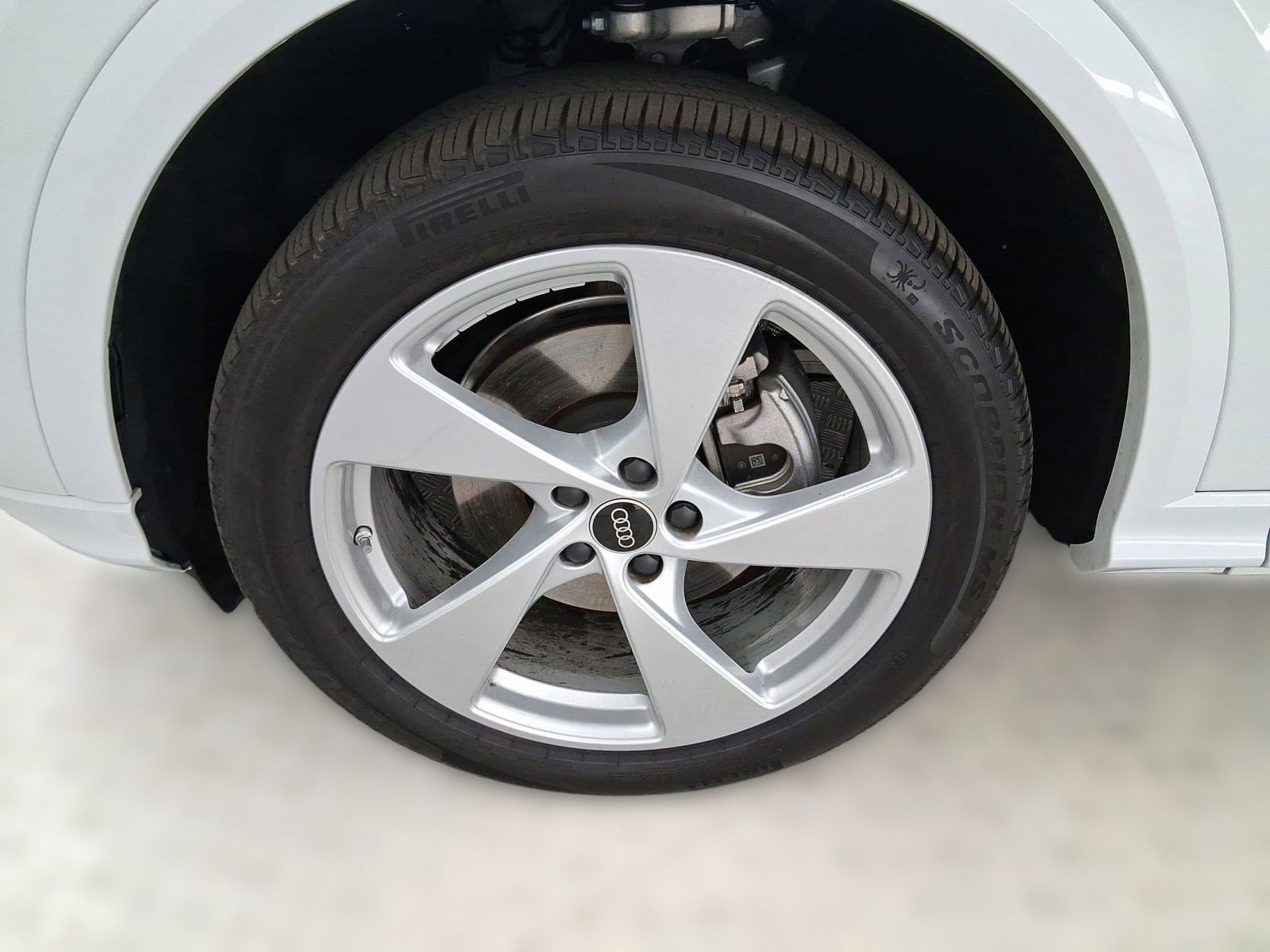 Used 2025 Audi Q5 Premium Plus w/ Premium Plus image 11