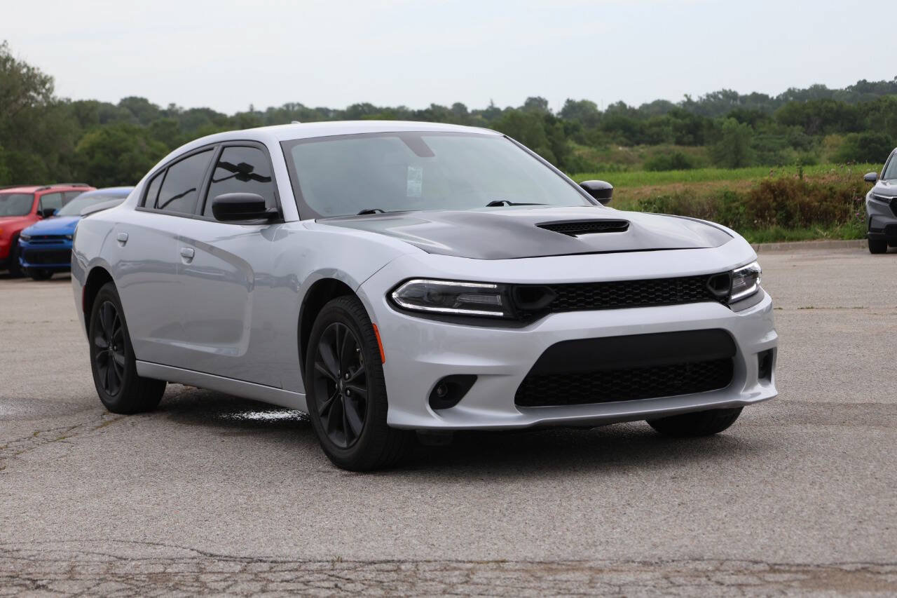 Used 2023 Dodge Charger SXT w/ Blacktop Package AWD/4WD image 4