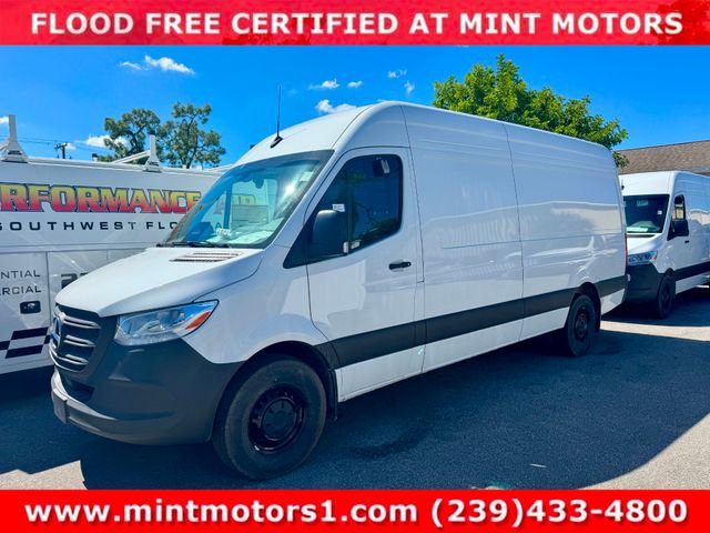 Used 2025 Mercedes-Benz Sprinter 2500 image 11