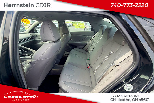Used 2025 Hyundai Elantra Sport FWD image 15
