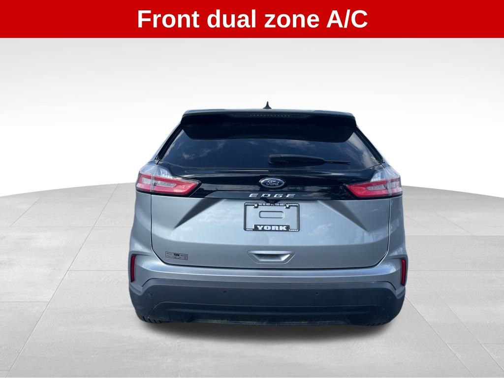 Used 2021 Ford Edge SE image 4