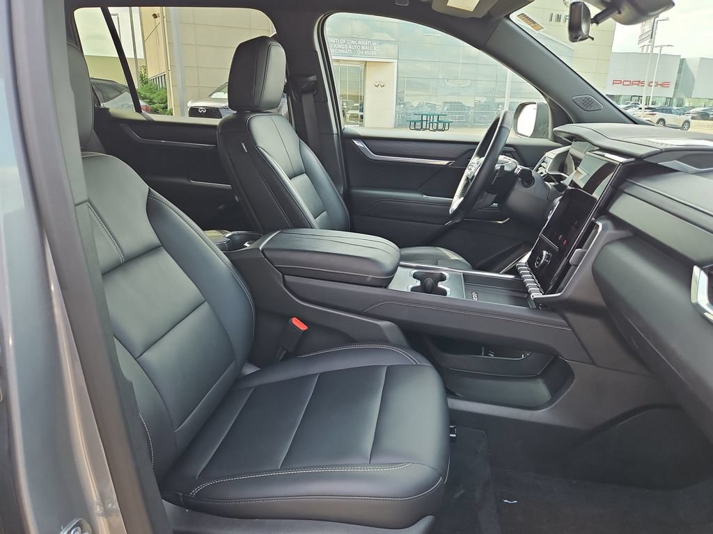 Used 2026 GMC Acadia Elevation w/ Elevation Premium Package AWD/4WD image 32