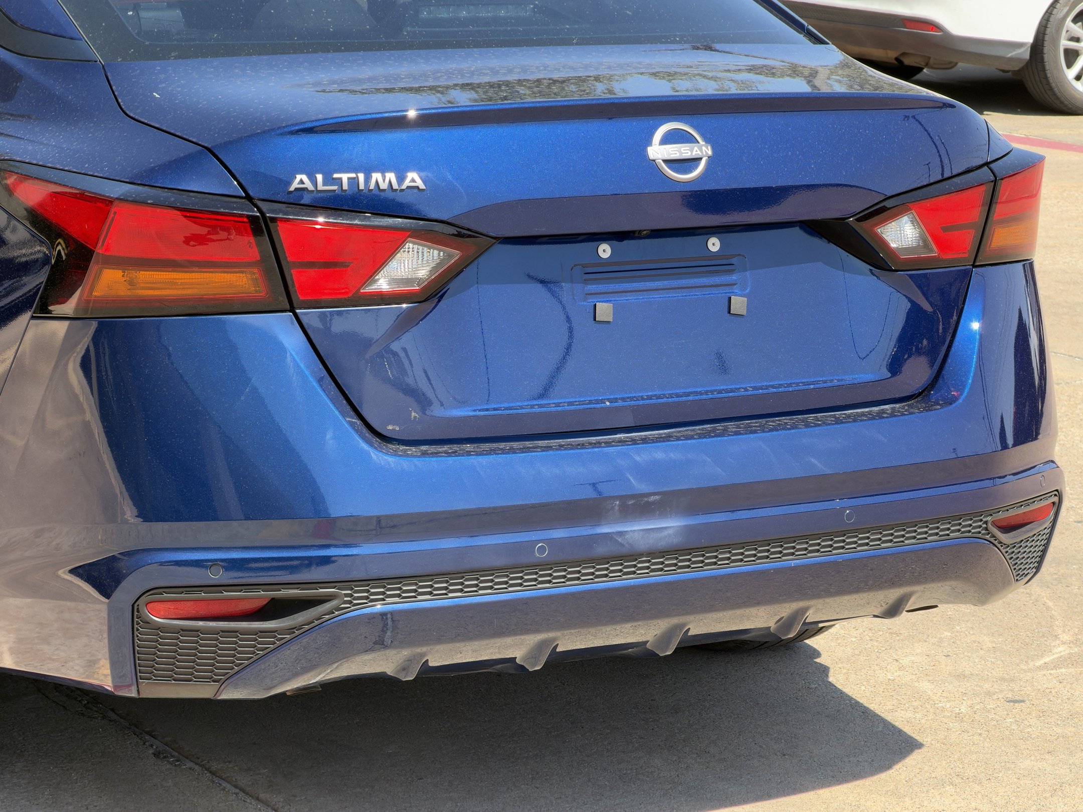 Used 2024 Nissan Altima 2.5 S FWD image 7