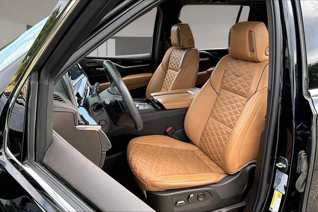 Used 2023 Cadillac Escalade ESV Premium Luxury AWD/4WD image 27