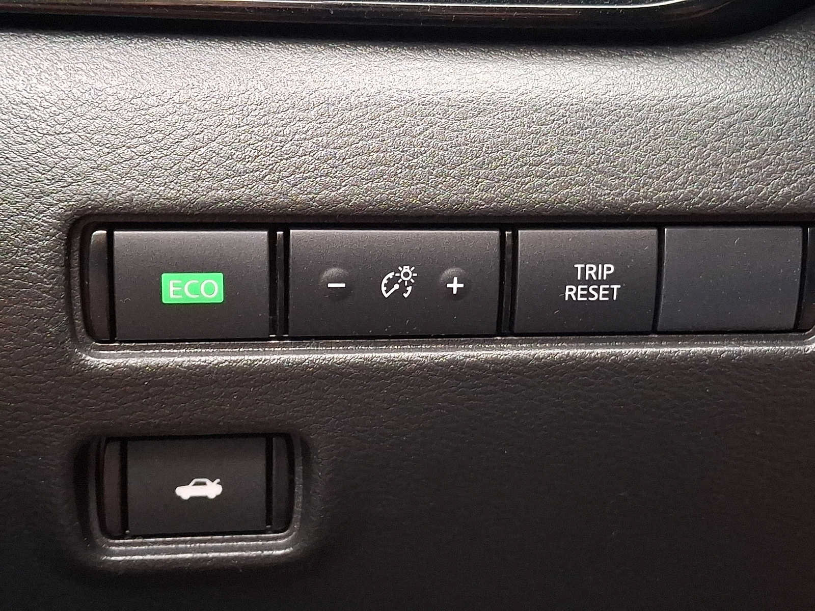 Used 2022 Nissan Sentra SR w/ Trunk Package FWD image 24