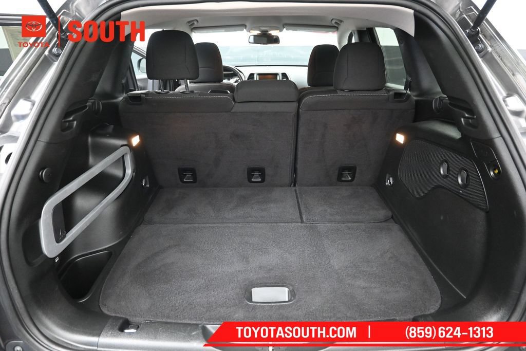 Used 2017 Jeep Cherokee Latitude w/ Comfort & Sound Group FWD image 26