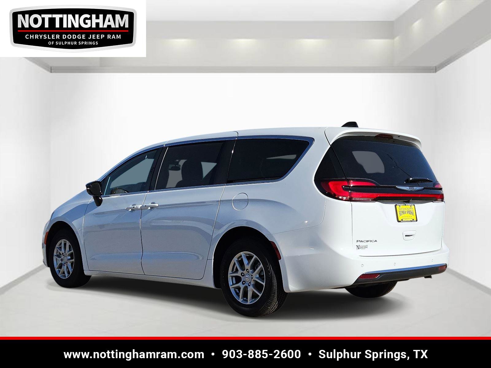 New 2026 Chrysler Pacifica Select FWD image 3