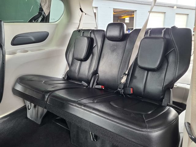 Used 2022 Chrysler Pacifica Touring-L FWD image 24
