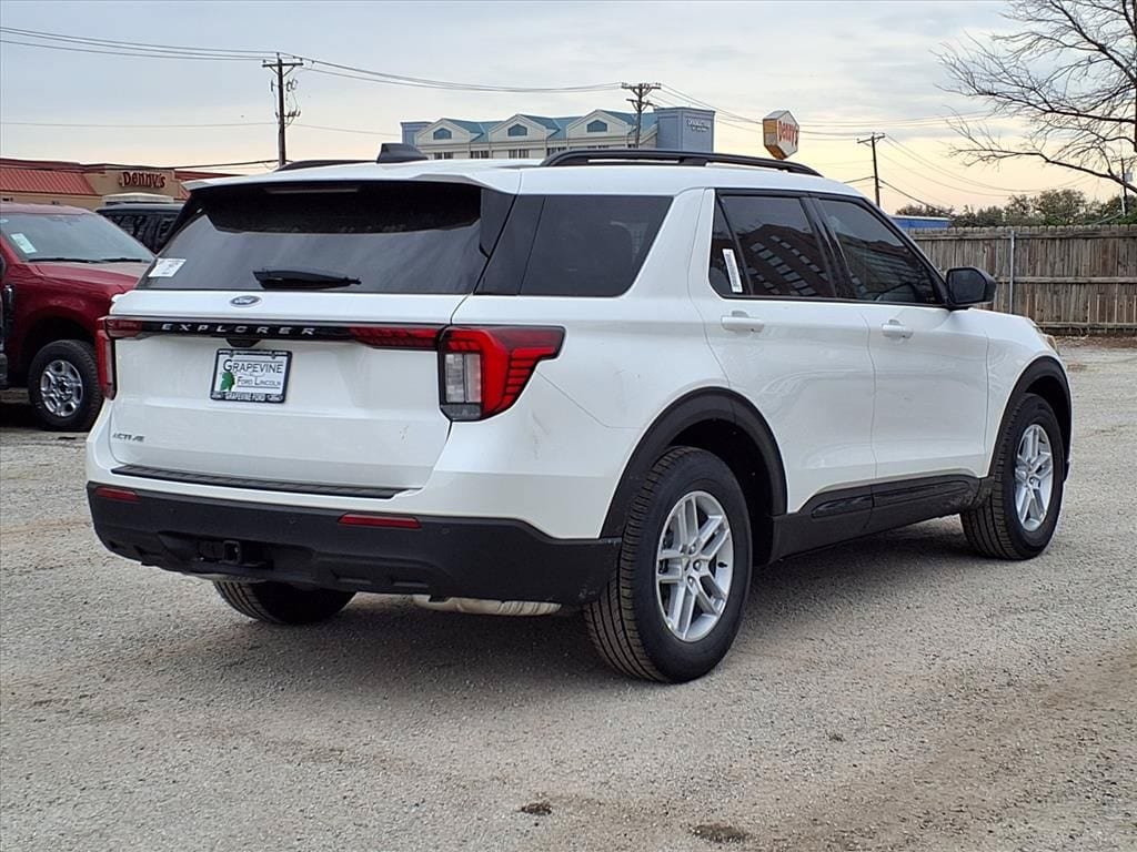 New 2026 Ford Explorer Active RWD image 4