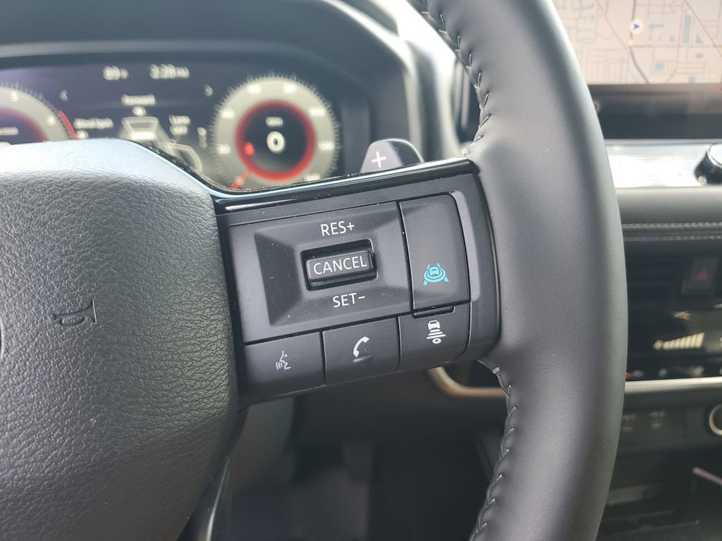 Used 2025 Nissan Rogue Platinum image 24