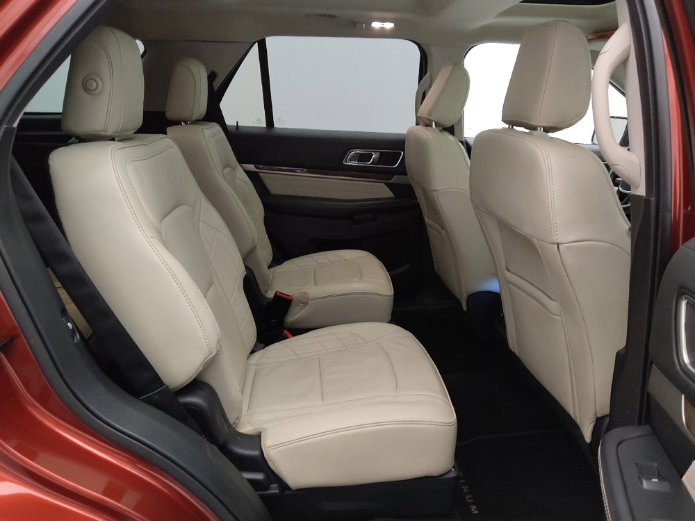 Used 2019 Ford Explorer Platinum image 19