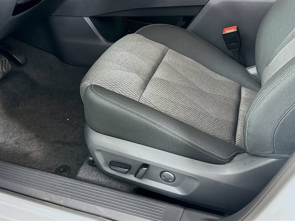 New 2026 Nissan Rogue SV w/ Cold Weather Package AWD/4WD image 26