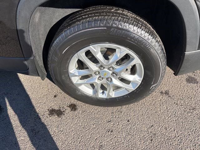 Used 2022 Chevrolet Traverse LS image 45