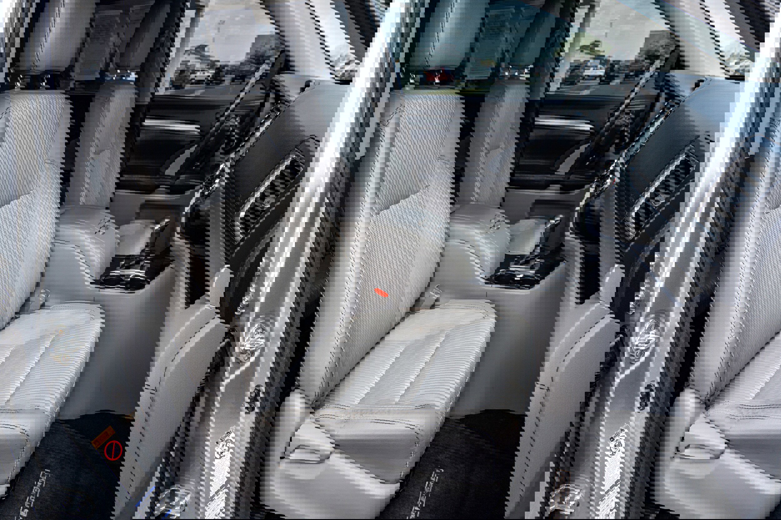 Used 2017 Toyota Highlander Plus w/ Carpet Mat Package image 11