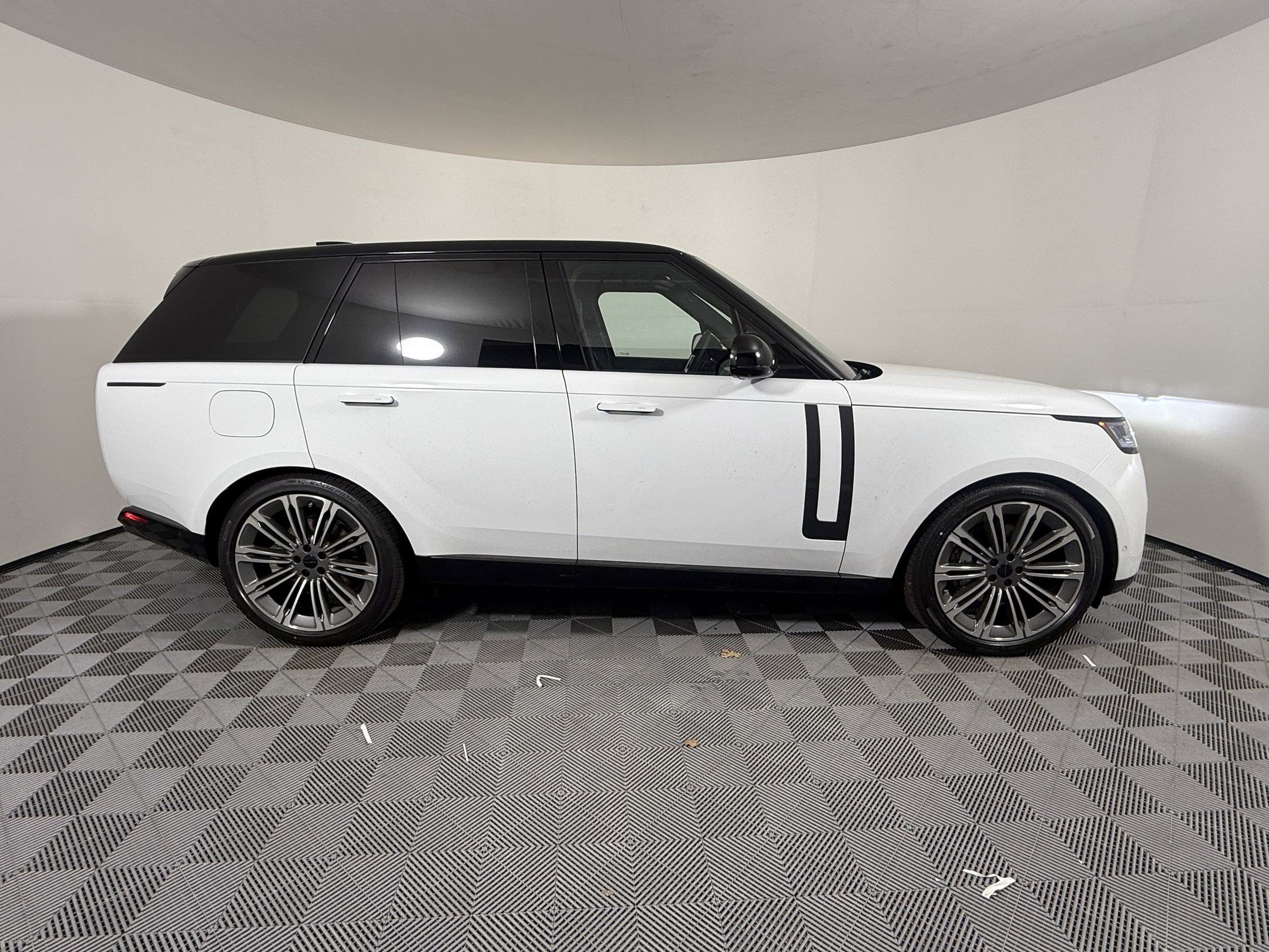 New 2026 Land Rover Range Rover SE AWD/4WD image 6