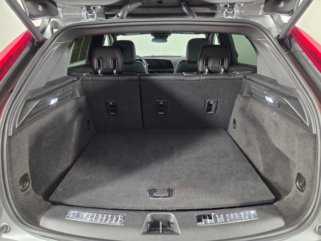 Used 2024 Cadillac XT4 Premium Luxury FWD image 28