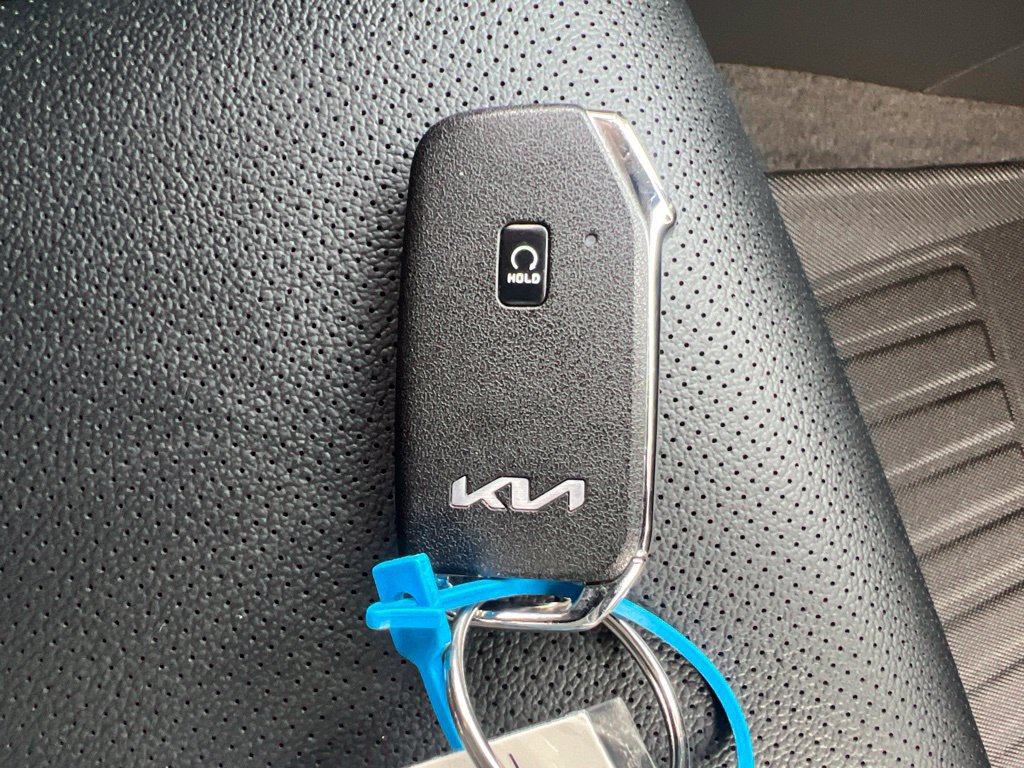Certified 2025 Kia Sportage EX AWD/4WD image 24