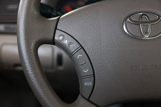 Used 2006 Toyota Camry LE FWD image 29