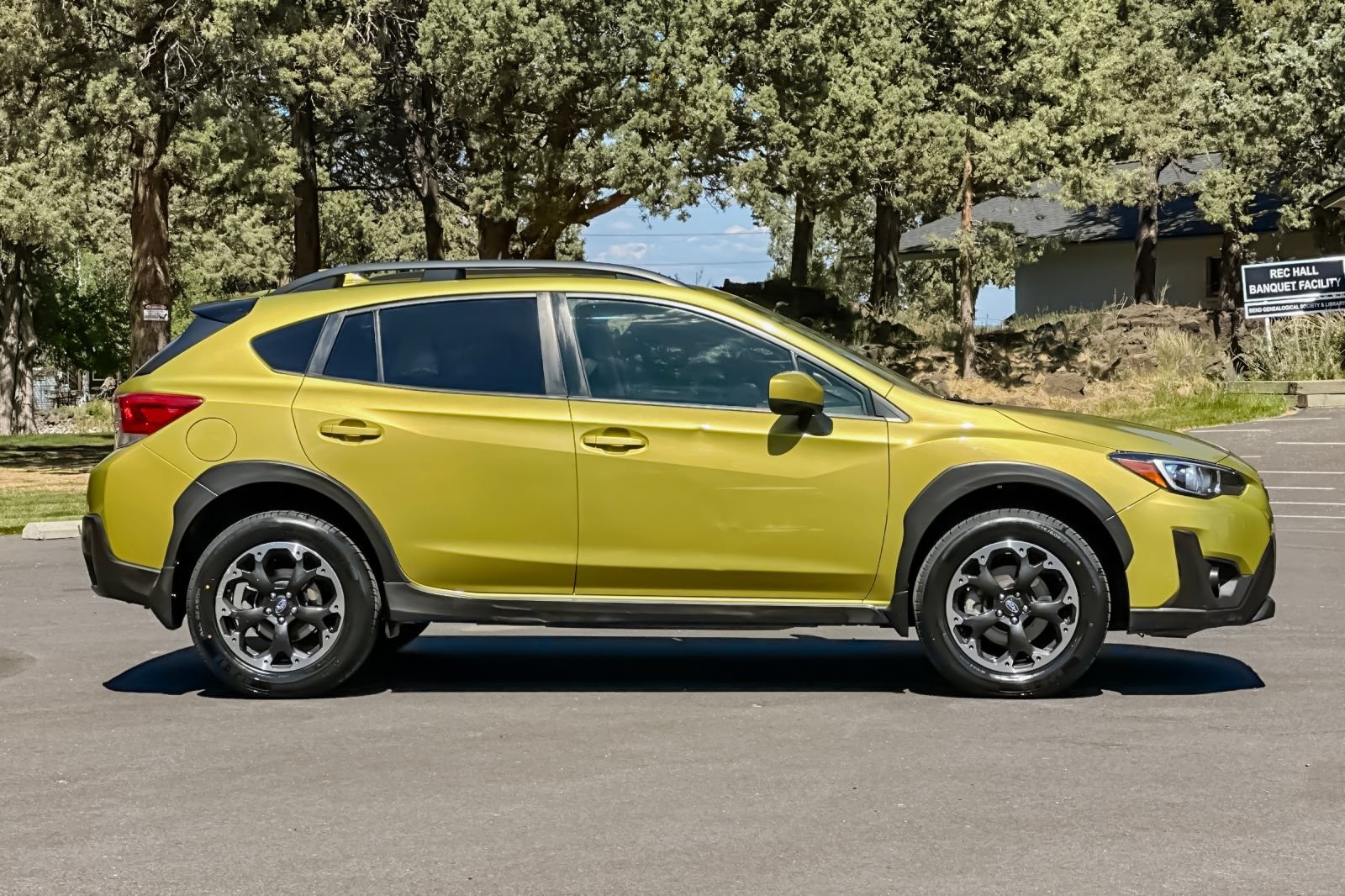 Used 2021 Subaru Crosstrek 2.0i Premium w/ Moonroof Package AWD/4WD image 3