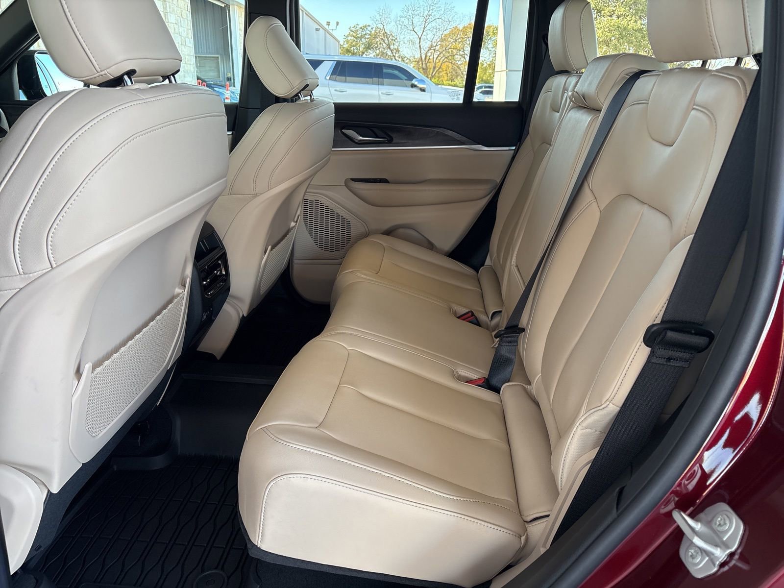 New 2025 Jeep Grand Cherokee Limited image 13