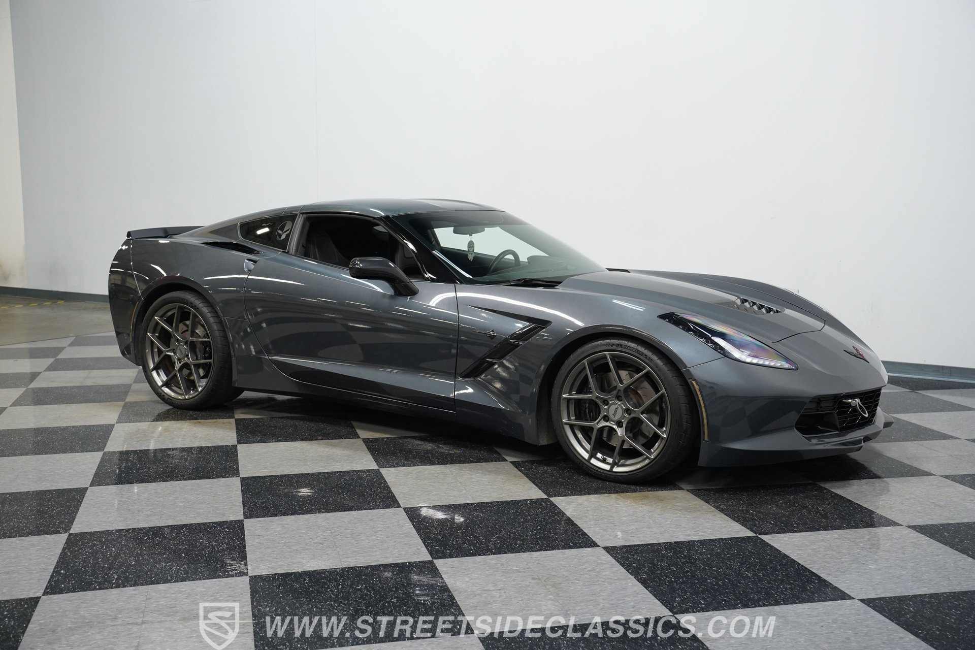 Used 2017 Chevrolet Corvette Stingray Coupe w/ Carbon Flash Badge Package image 15