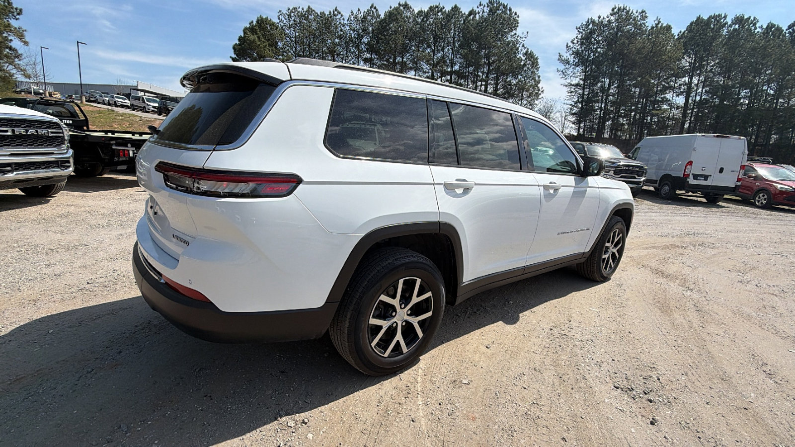 Used 2024 Jeep Grand Cherokee L Limited image 8